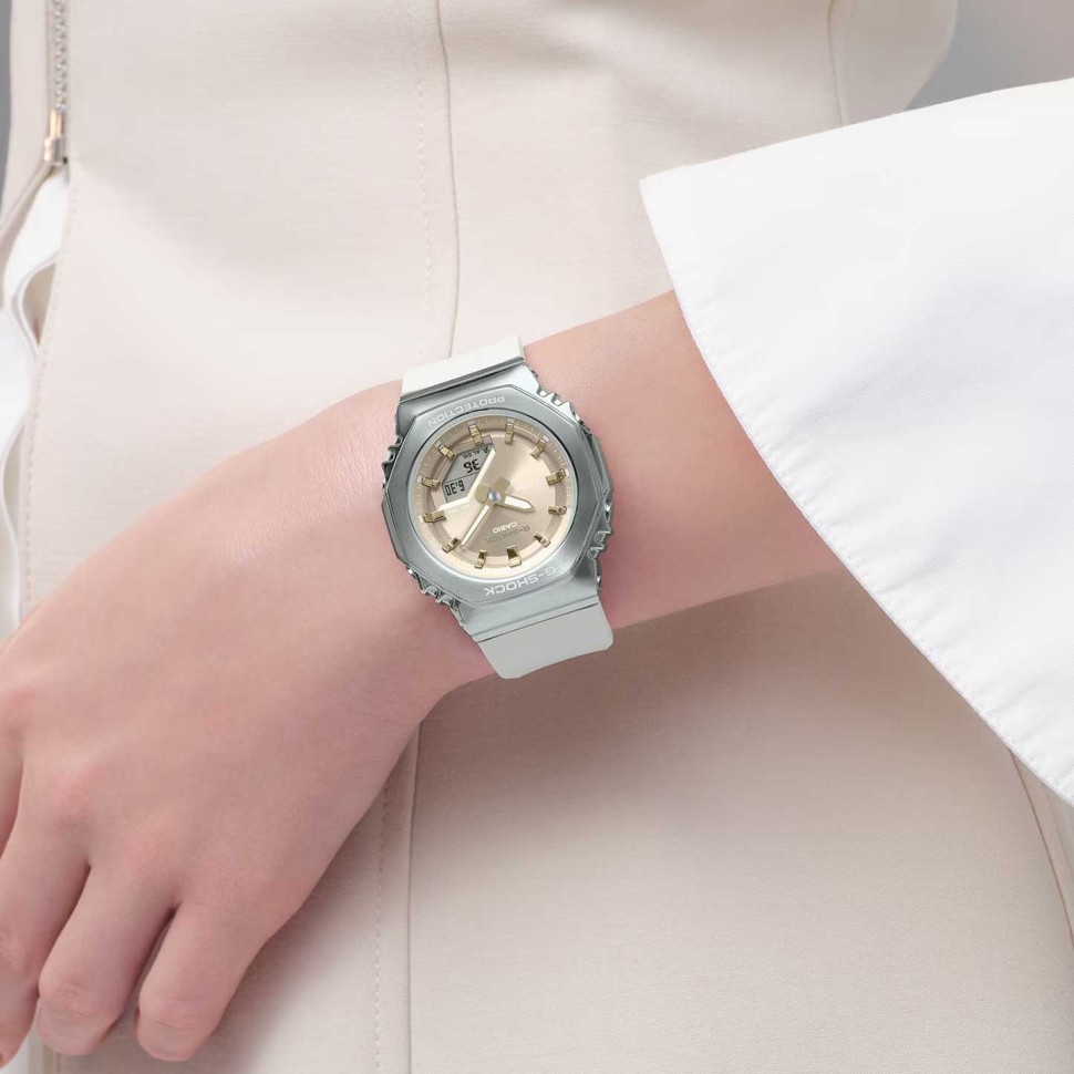 Часы Часы Casio GM-S2110-7A9 в Челябинске в Челябинске